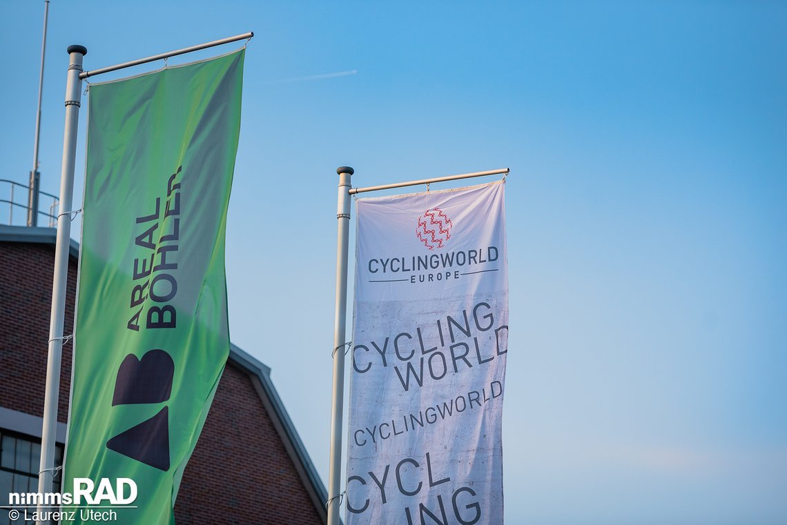 Bestes Wetter zum Start der Cyclingworld Europe 2025 auf dem Areal Böhler in Düsseldorf