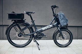 Das neue Moca E-Bike verfügt über eine maximale Zuladung von 70 kg und einen Shimano EP6 Cargo-Mittelmotor. Das neue Moca E-Bike verfügt über eine maximale Zuladung von 70 kg und einen Shimano EP6 Cargo-Mittelmotor.