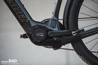 Der Bosch Performance Speed-Motor liefert 85 Nm Drehmoment und satte 340 % Support. Der Bosch Performance Speed-Motor liefert 85 Nm Drehmoment und satte 340 % Support.